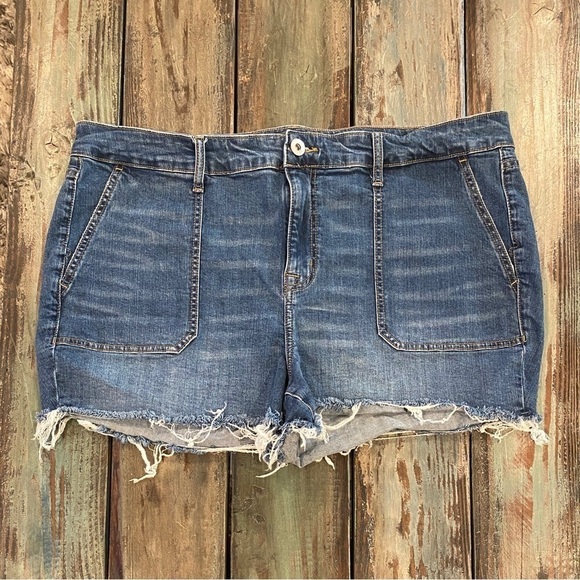 Torrid Size 20 Retro Denim Jeans Shorts Raw Fray Hem High Rise Stretch 2021 - Picture 6 of 7